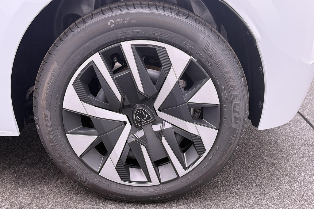 Peugeot e-208 (KRD34N) met abonnement