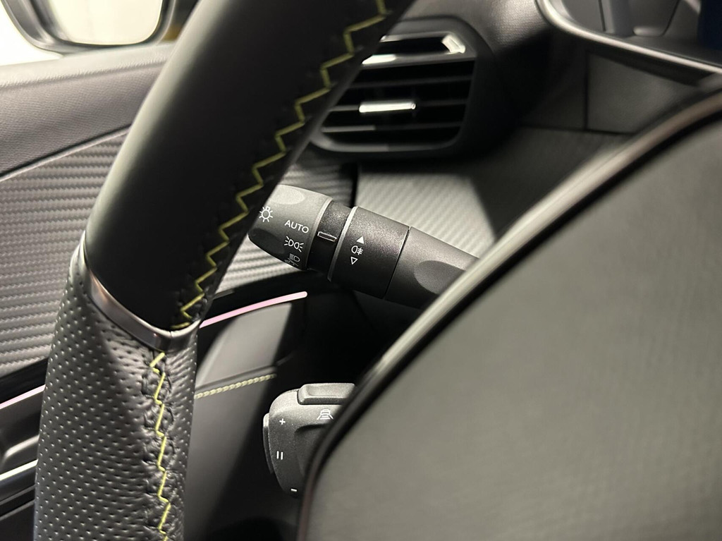 Peugeot e-208 (GHD72J) met abonnement