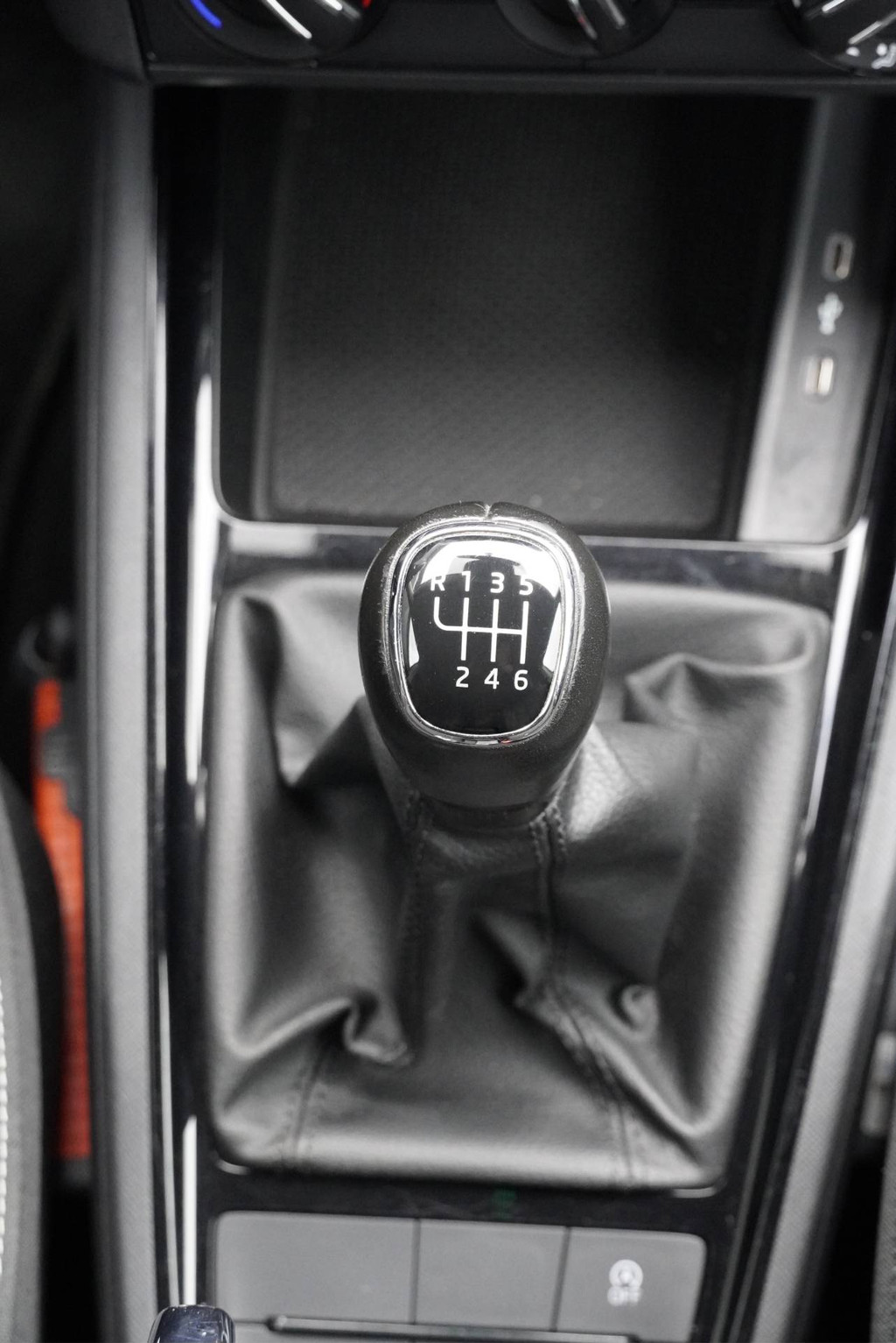 ŠKODA Kamiq (N867SN) met abonnement