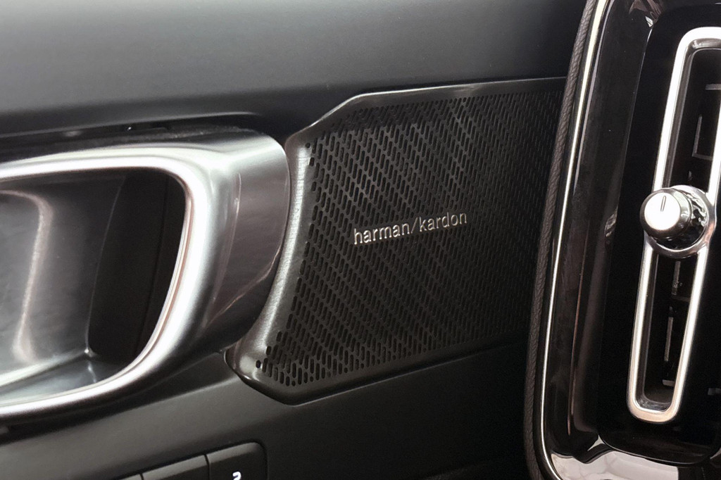Volvo XC40 (KJS41Z) met abonnement
