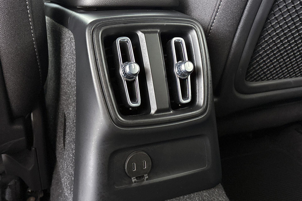 Volvo XC40 (KJS41Z) met abonnement