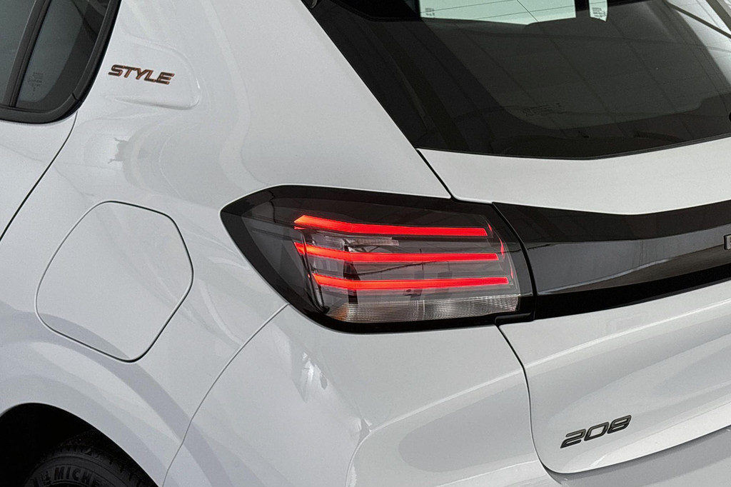 Peugeot 208 (JDL57P) met abonnement