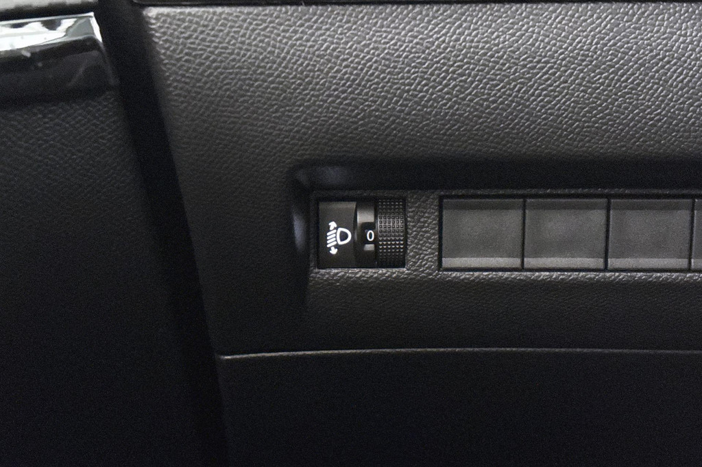 Peugeot 208 (JDL57P) met abonnement