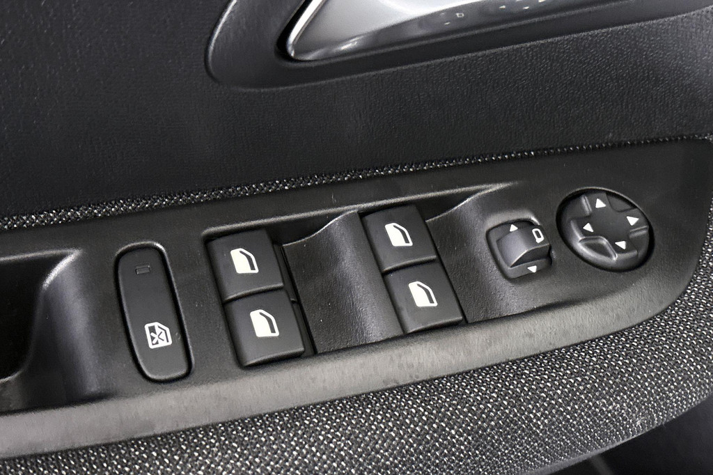 Peugeot 208 (JDL57P) met abonnement