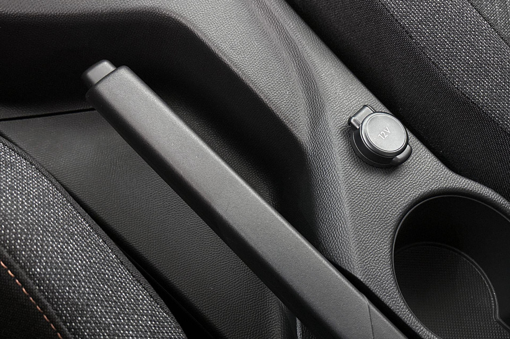 Peugeot 208 (JDL57P) met abonnement