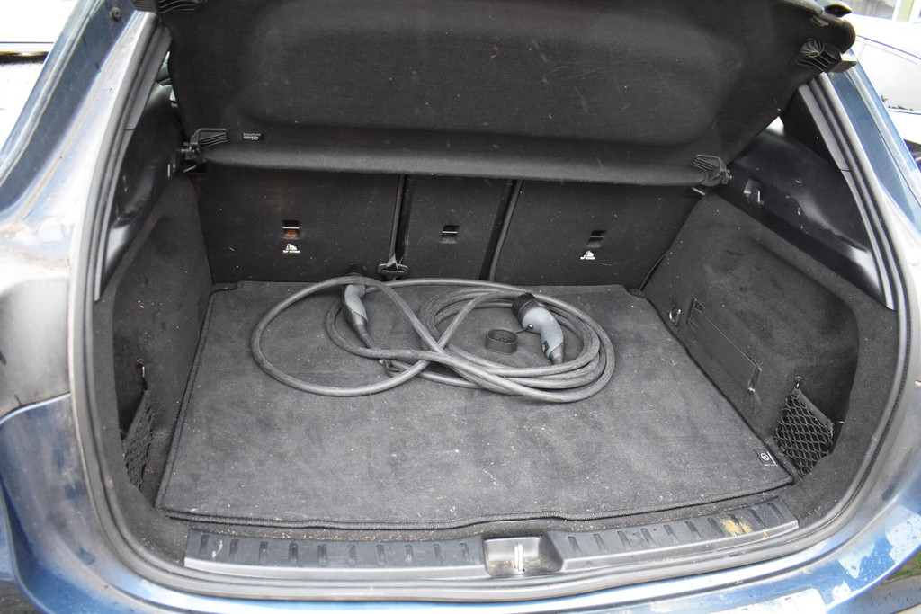 Mercedes-Benz EQA (T146BF) met abonnement