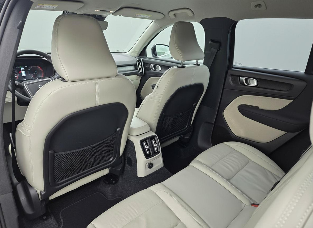 Volvo XC40 (R969ND) met abonnement