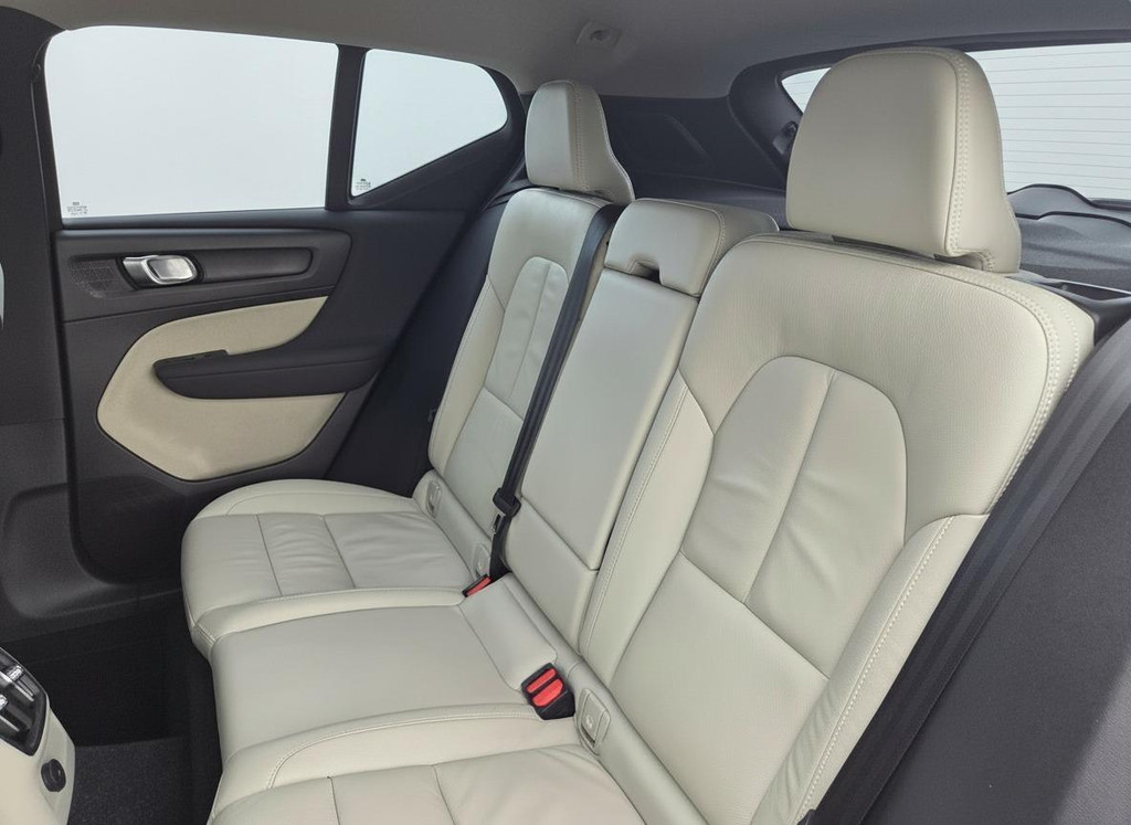 Volvo XC40 (R969ND) met abonnement
