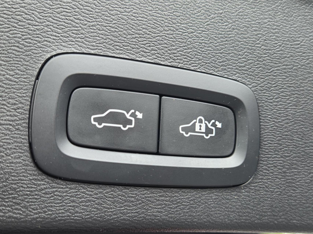 Volvo XC40 (R969ND) met abonnement