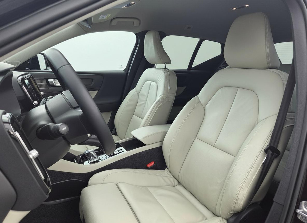 Volvo XC40 (R969ND) met abonnement