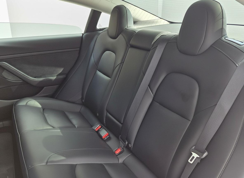 Tesla Model 3 (S434NZ) met abonnement