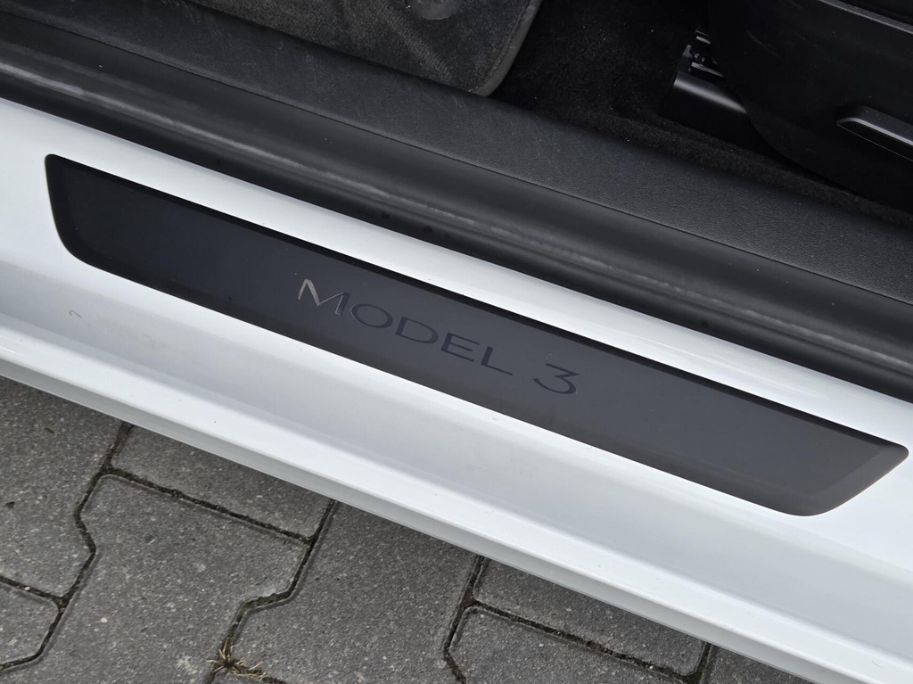 Tesla Model 3 (S434NZ) met abonnement