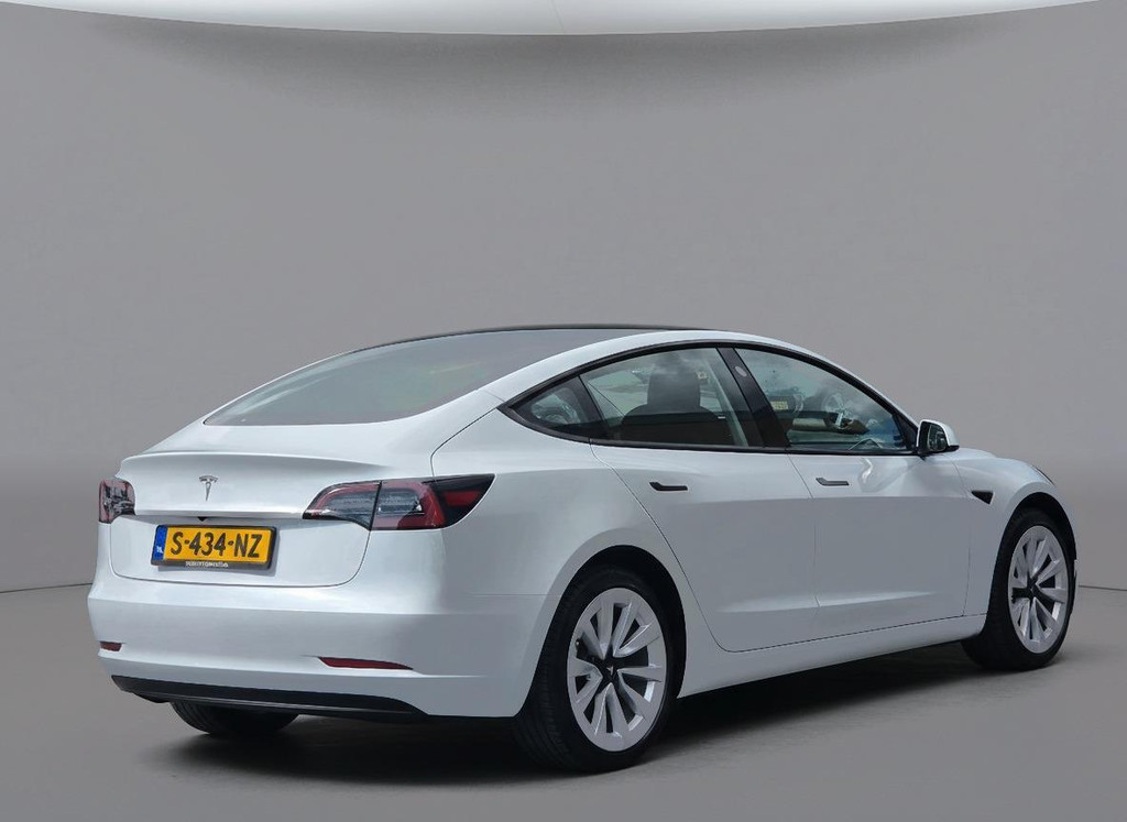 Tesla Model 3 (S434NZ) met abonnement