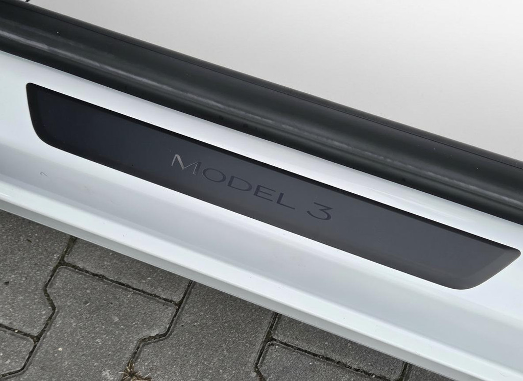 Tesla Model 3 (S434NZ) met abonnement