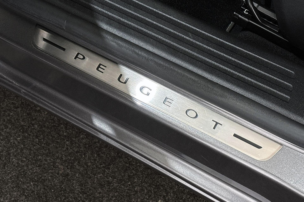 Peugeot 2008 (L562VG) met abonnement