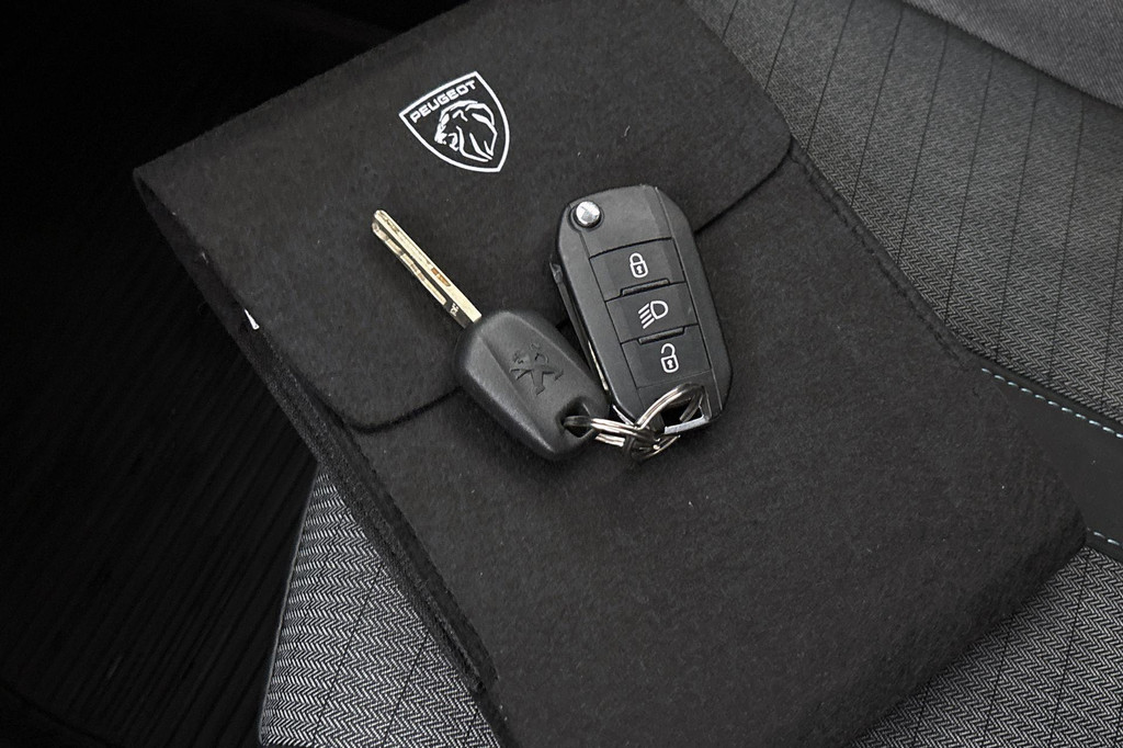 Peugeot 208 (GLP60J) met abonnement