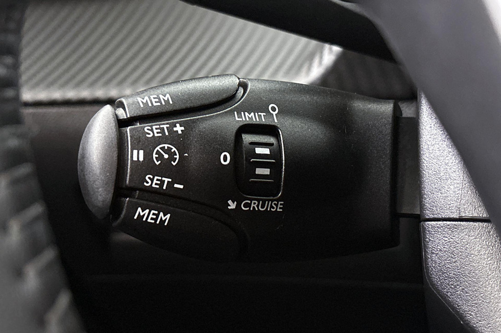 Peugeot 208 (GLP60J) met abonnement