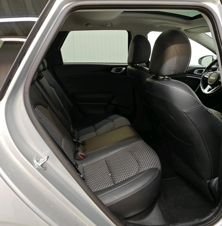 Kia Ceed Sportswagon (X409PV) met abonnement