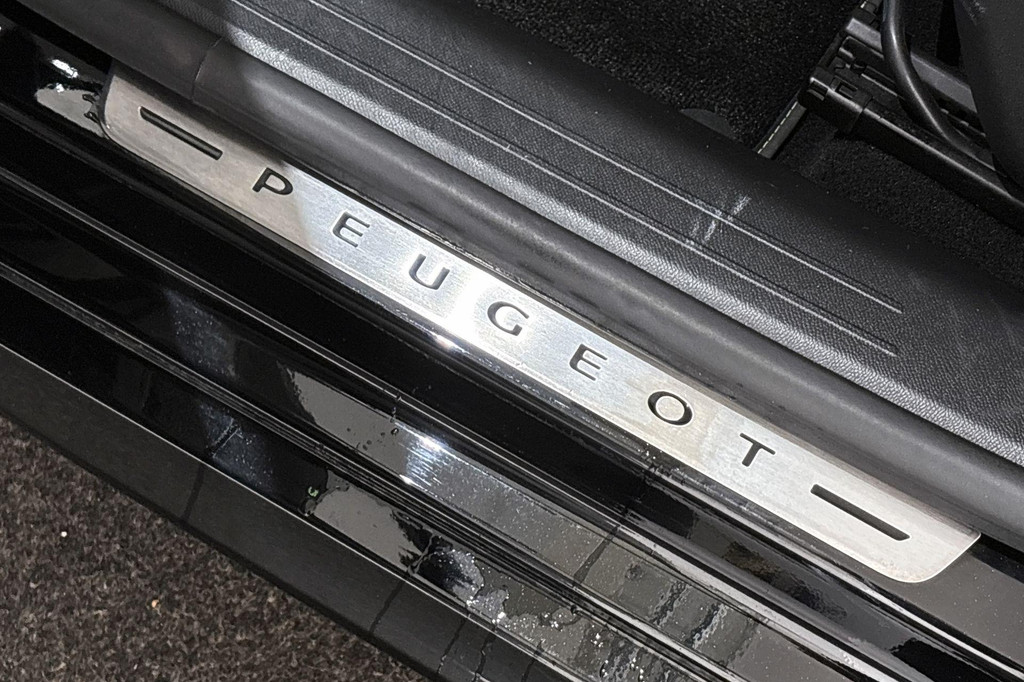 Peugeot 208 (P990NR) met abonnement