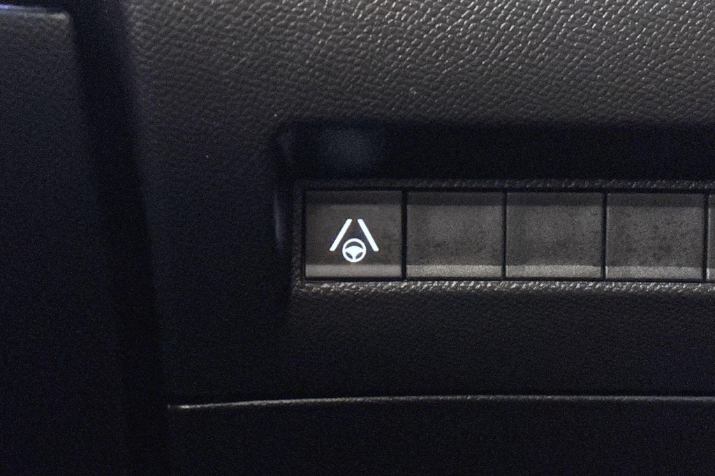 Peugeot 2008 (JVZ02R) met abonnement