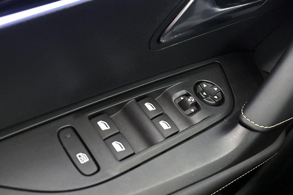Peugeot 2008 (JVZ02R) met abonnement