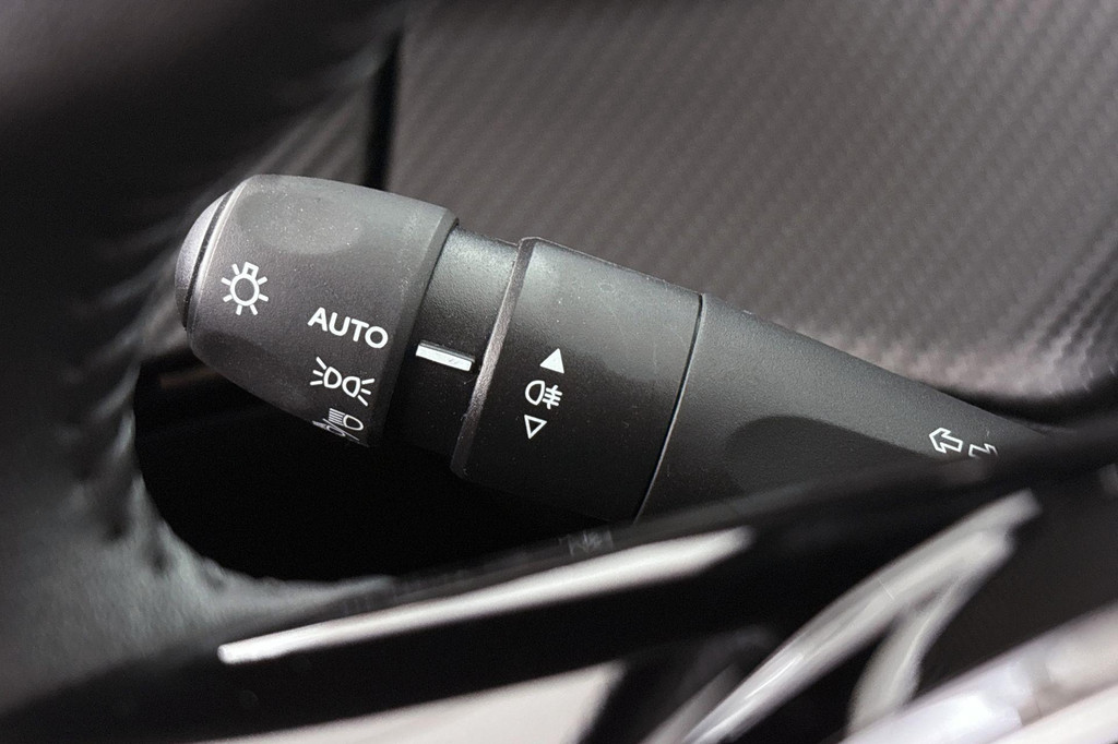 Peugeot 2008 (JVJ58B) met abonnement