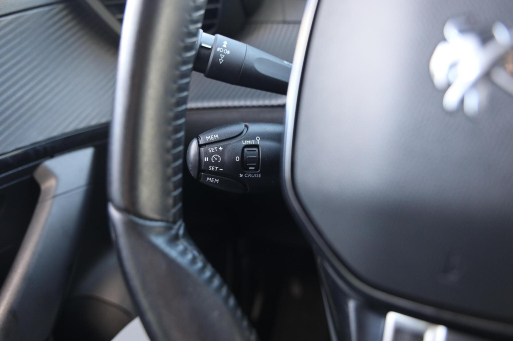 Peugeot e-2008 (K423TZ) met abonnement