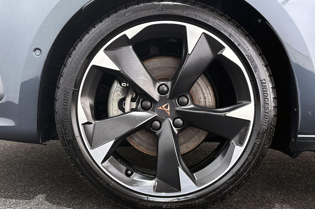 CUPRA Leon Sportstourer (KTT76J) met abonnement