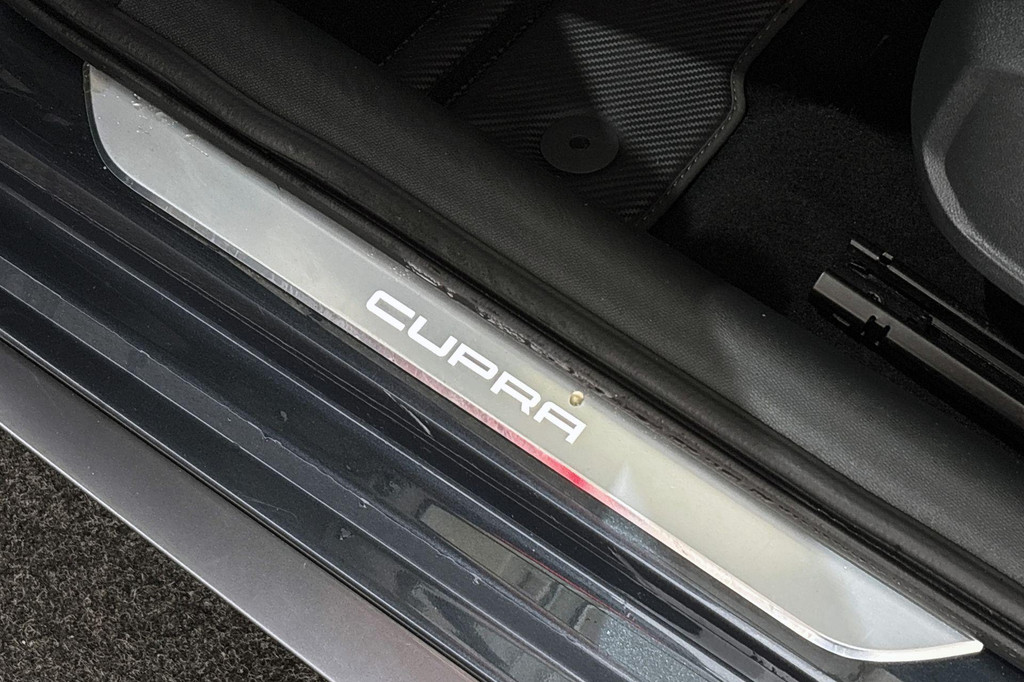 CUPRA Leon Sportstourer (KTT76J) met abonnement
