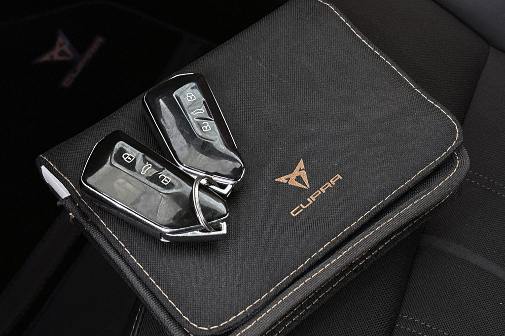 CUPRA Leon Sportstourer (KTT76J) met abonnement