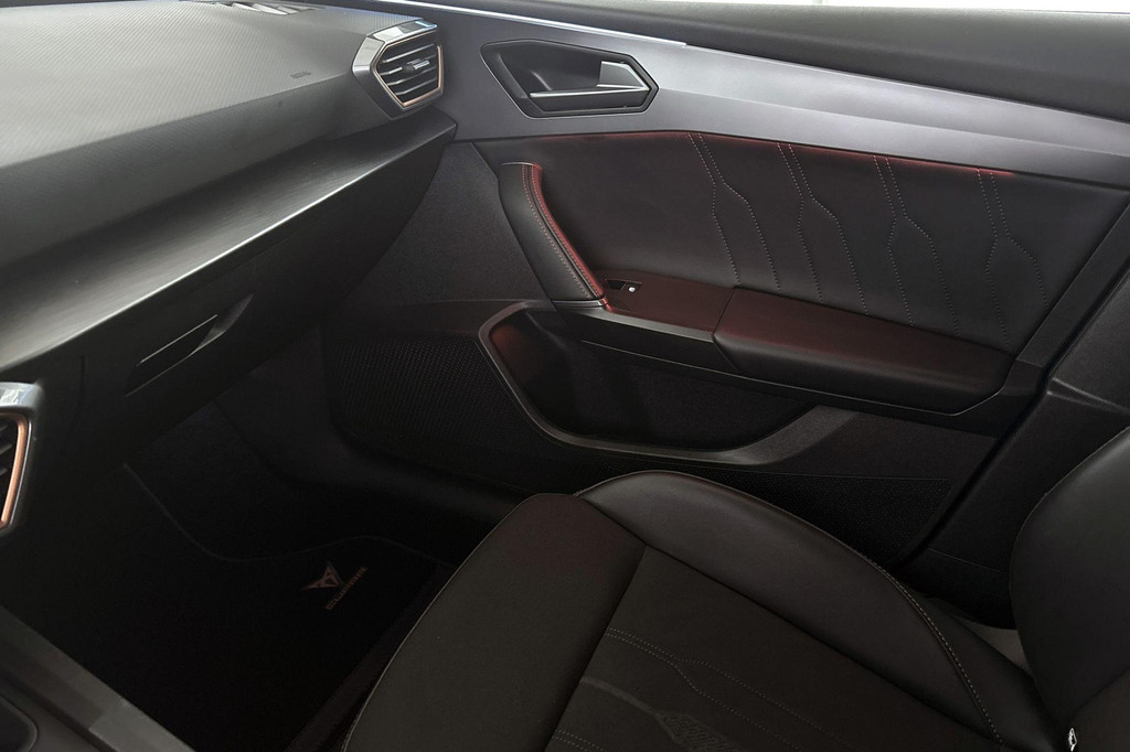 CUPRA Leon Sportstourer (KTT76J) met abonnement