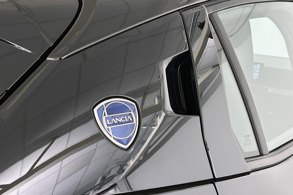 Lancia Ypsilon (HXF15L) met abonnement