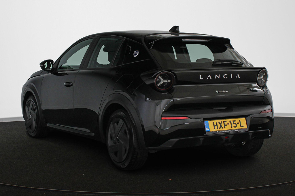 Lancia Ypsilon (HXF15L) met abonnement