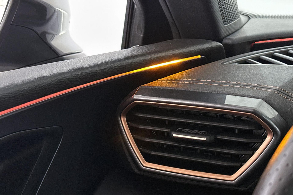 CUPRA Leon Sportstourer (KSV36V) met abonnement