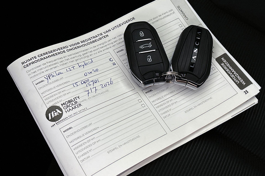 Lancia Ypsilon (HXF18L) met abonnement