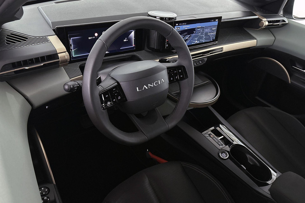 Lancia Ypsilon (HXF18L) met abonnement