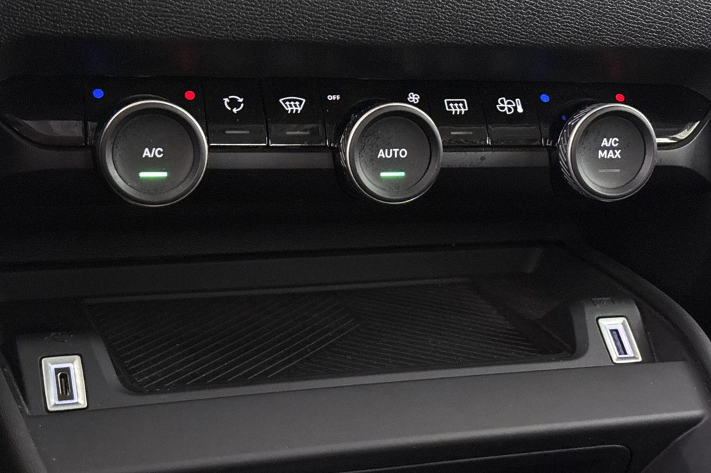 Citroën Ë-C4 (N572DS) met abonnement