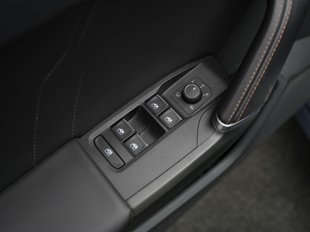 CUPRA Leon Sportstourer (KXD78Z) met abonnement