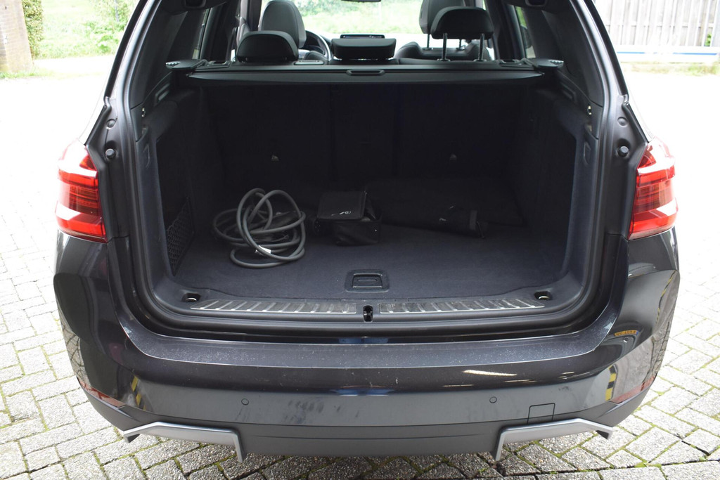 BMW iX3 (L279XH) met abonnement