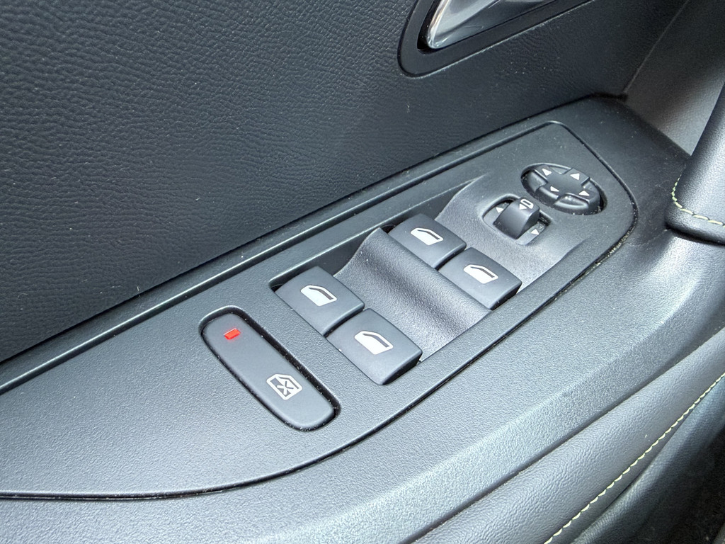 Peugeot e-2008 (T385ZS) met abonnement