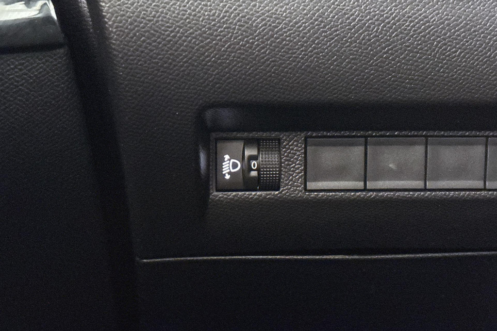 Peugeot e-208 (Z480PX) met abonnement
