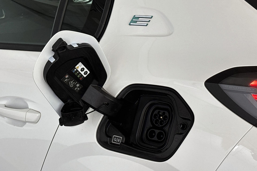 Peugeot e-208 (Z480PX) met abonnement