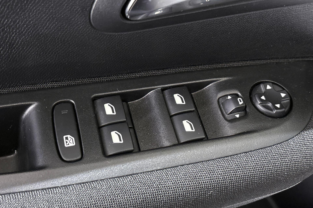 Peugeot e-208 (Z480PX) met abonnement