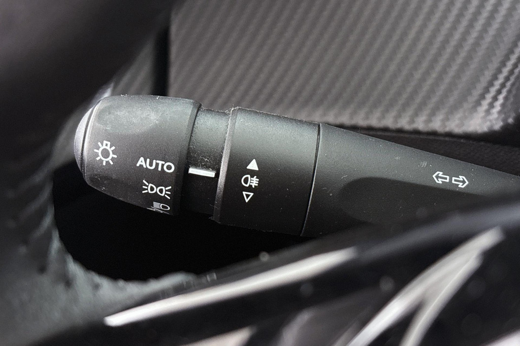Peugeot e-208 (Z480PX) met abonnement