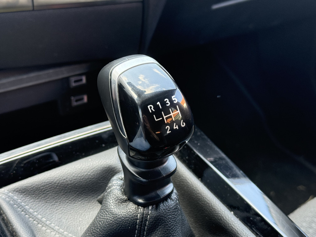 Opel Astra (T354JB) met abonnement