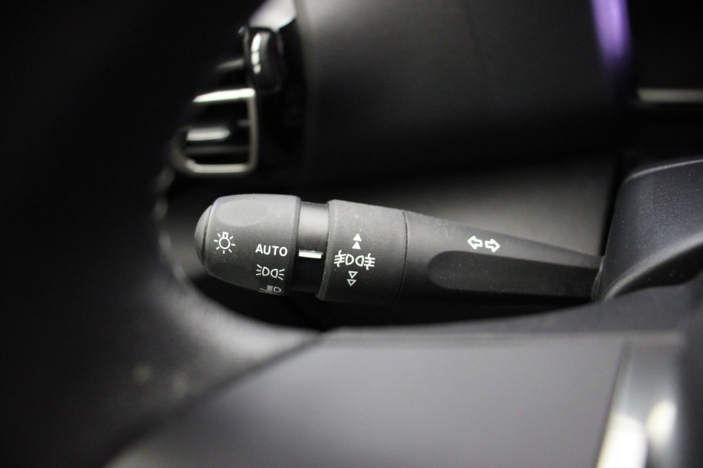 Citroën Ë-C4 (T863NX) met abonnement