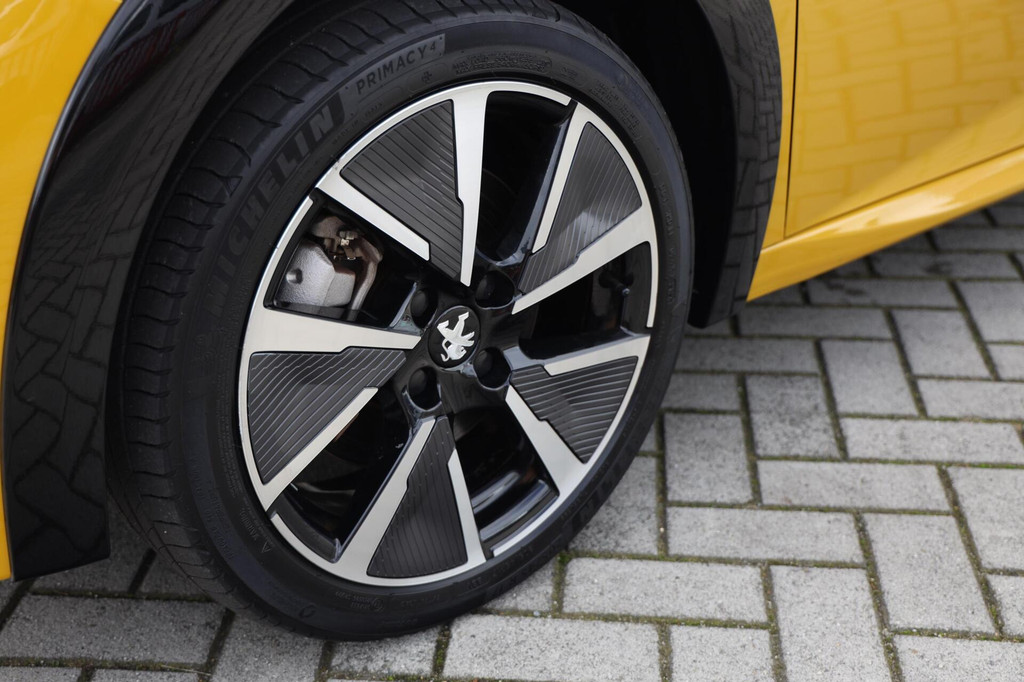 Peugeot e-208 (S582FL) met abonnement