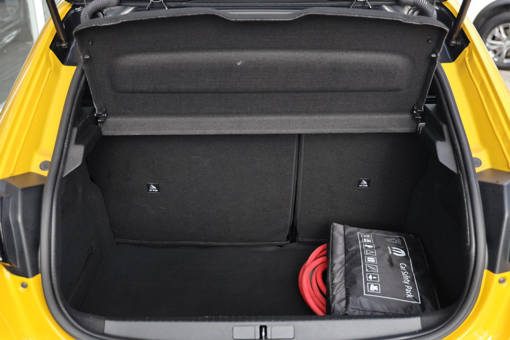 Peugeot e-208 (S582FL) met abonnement