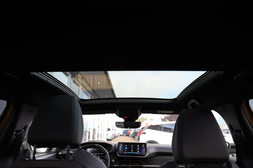 Peugeot e-208 (S582FL) met abonnement