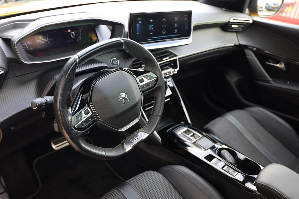 Peugeot e-208 (S582FL) met abonnement